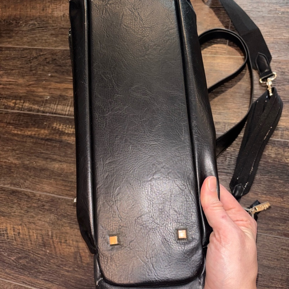 BÉIS The Diaper or Everyday Bag In Black - Picture 5 of 16